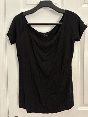 Black Short-Sleeve Scoop Neck Tee - XL